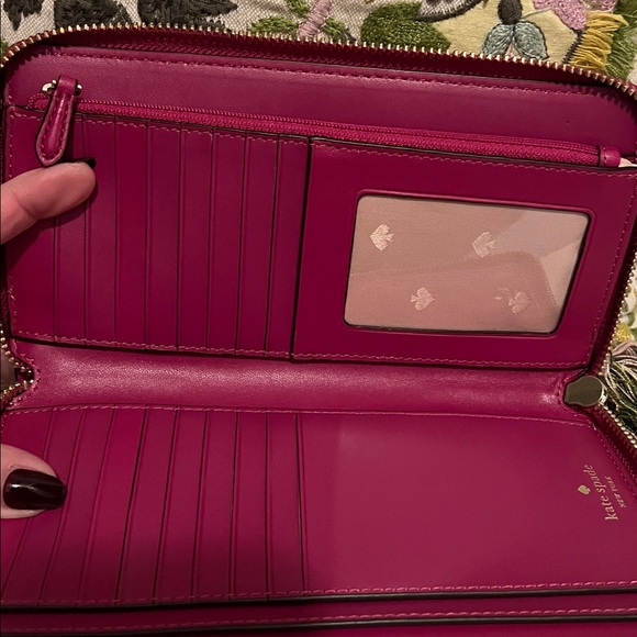 NWOT Kate Spade Staci Large Carryall Wristlet (Retail $239) - Picture 4 of 13